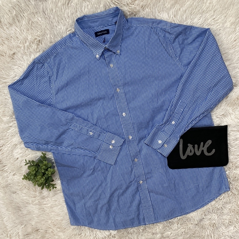 🎉HP🎉 Nautica Button Down Check Shirt 💗 Blue & White
